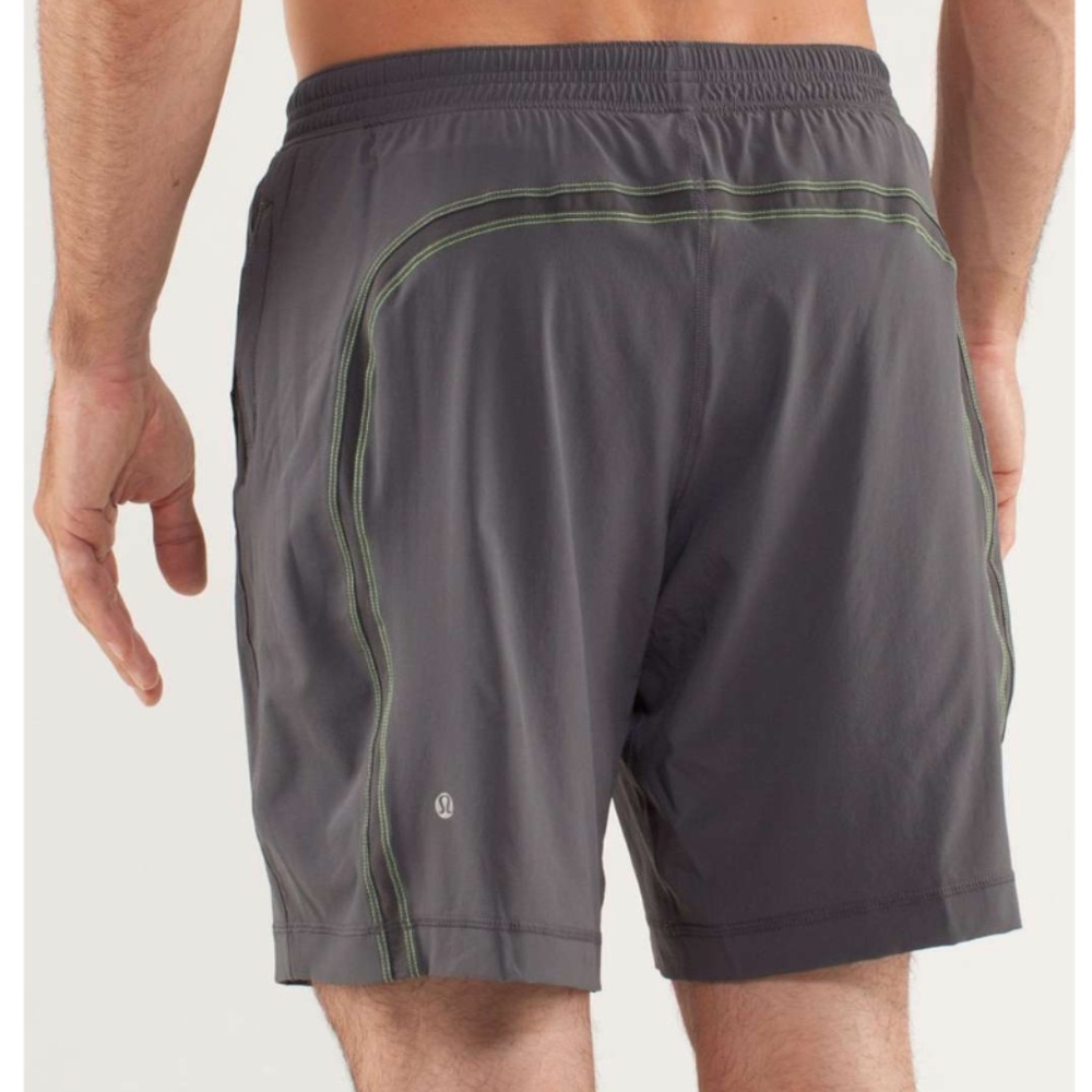 Lululemon Men's Dark Slate Gray Response Short Running Shorts Size Medium